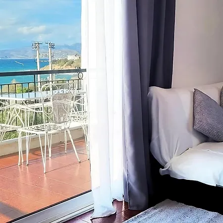 Pool & Seaview Beachside Apartment Athens